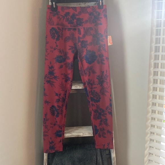 Free People Pants - FREE PEOPLE MOVEMENT 7/8 leggings